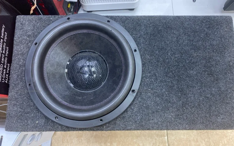 Сабвуфер  Aura indigo 12.d2