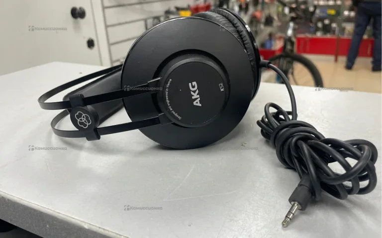 Наушники  AKG K52
