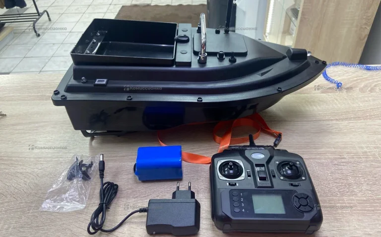 Прикормочный кораблик для рыбалки