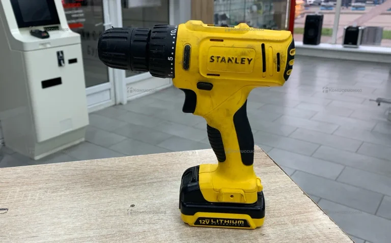 Аккумуляторная дрель-шуруповерт STANLEY SCD121
