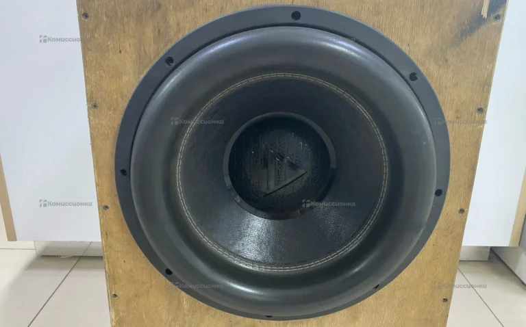 Сабвуфер Aura Venom 15 D2