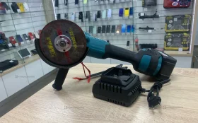 Аккамуляторноая УШМ GA038GZ