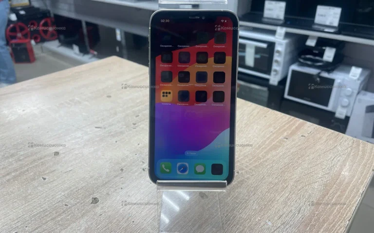 Apple iPhone XR 4/128 ГБ