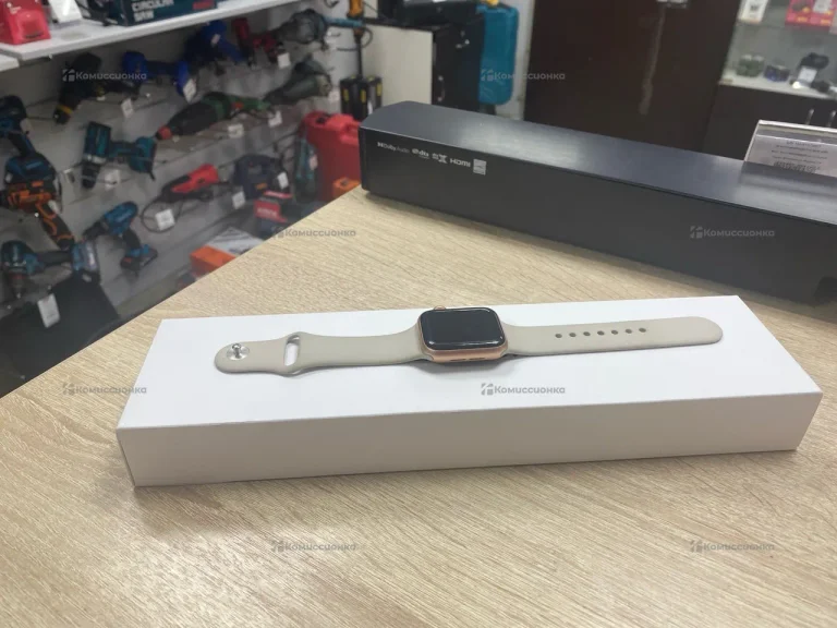 Часы  Apple Watch SE
