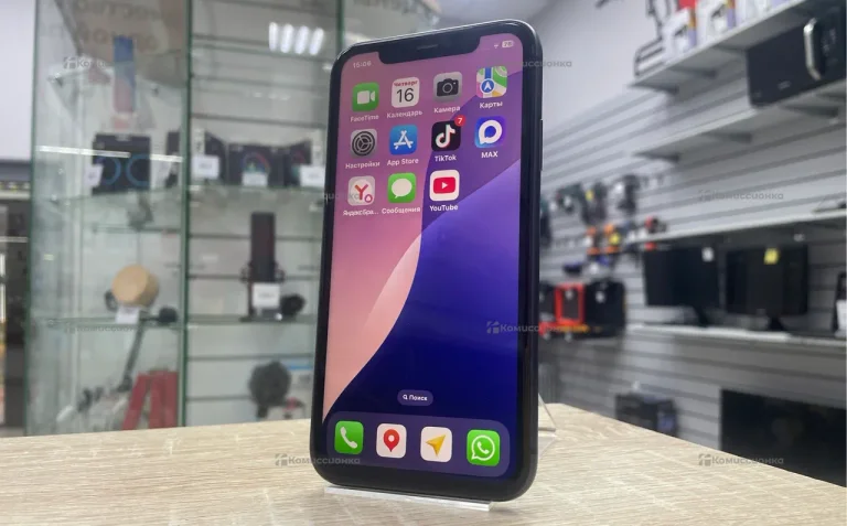Apple iPhone 11 4/128 ГБ