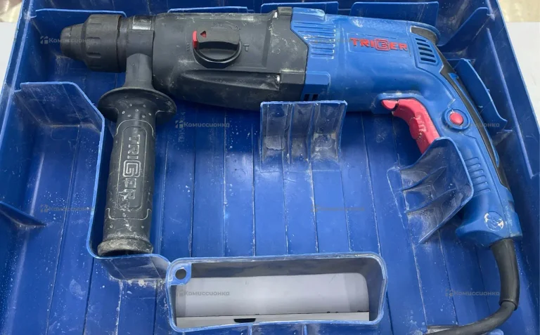 Перфоратор Trigger 30/900Вт (20028)