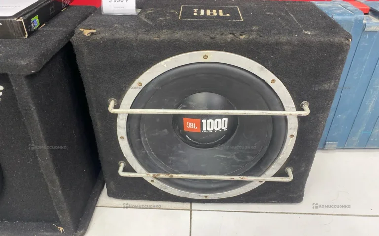 Сабвуфер  JBL CS1204B
