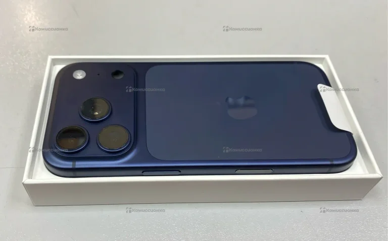 Apple iPhone 17 Pro 256 ГБ E-Sim