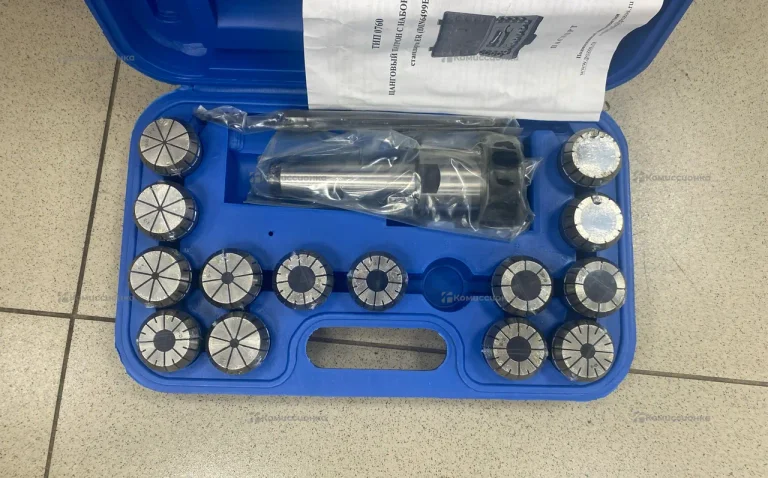 Патрон цанговый с набором цанг