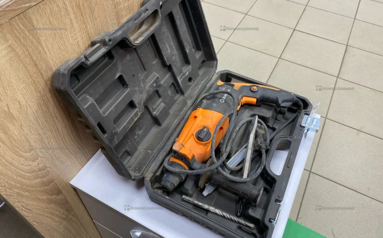 Перфоратор ВИХРЬ П-900К