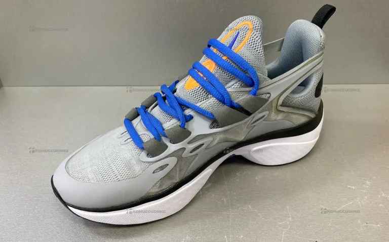 Кроссовки Nike 43p Signal