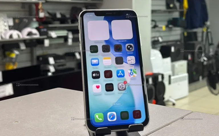 Apple iPhone 11 4/128 ГБ