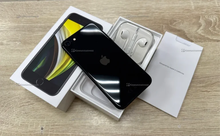 Apple iPhone SE (2020) 3/64 ГБ