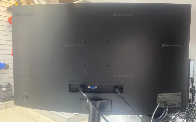 Монитор Samsung C27R500FHI