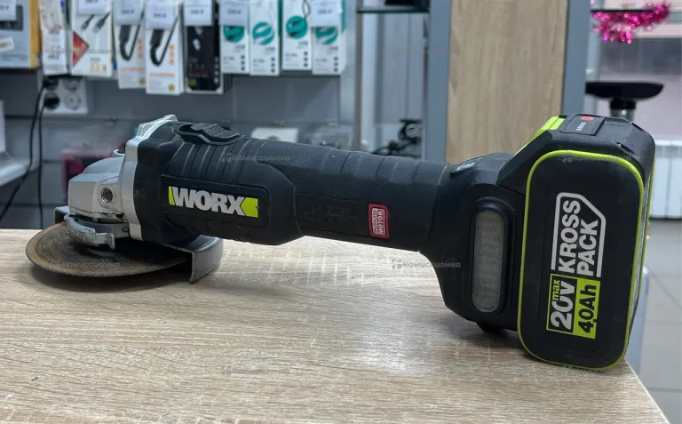 УШМ аккумуляторная Worx WU809