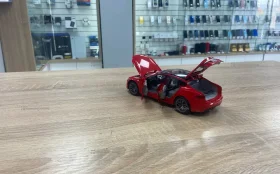 Машинка коллекционная Tesla motor S с парогенерат