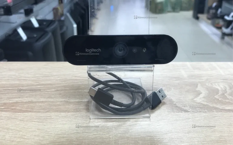 Веб-камера Logitech Brio