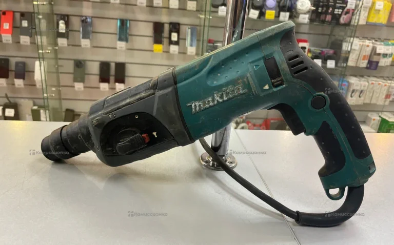 Перфоратор Makita HR2470