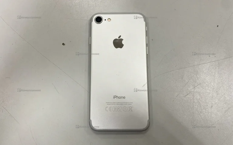 Apple iPhone 7 2/32 ГБ