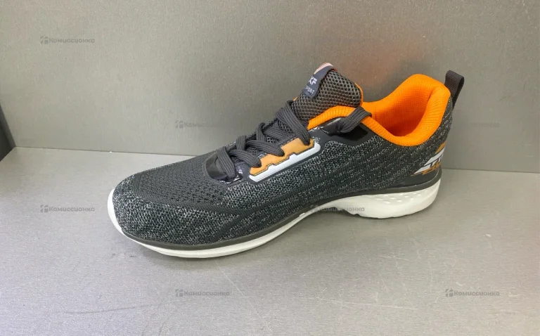 Кроссовки Seek 45р