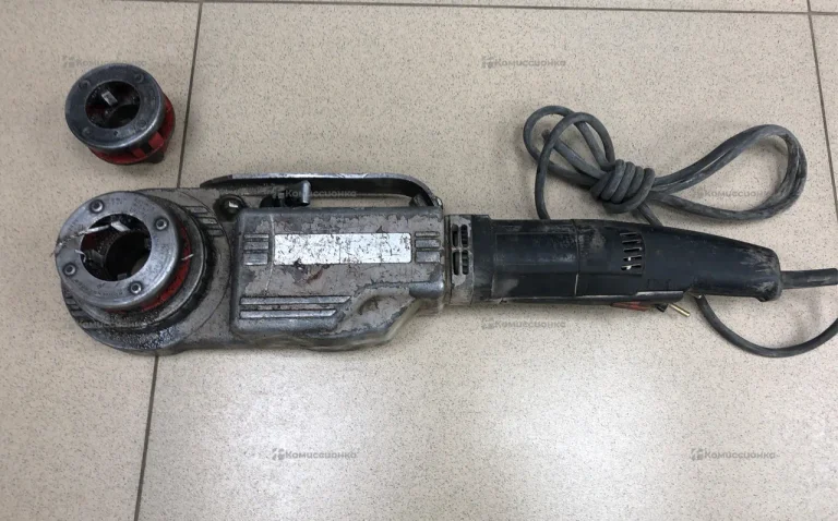 Резьбонарезной клупп без названия + две насадки