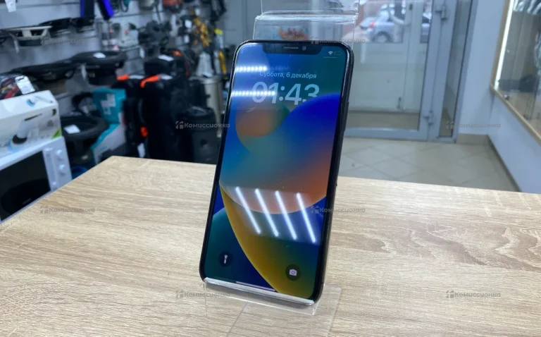 Apple iPhone X 3/64 ГБ