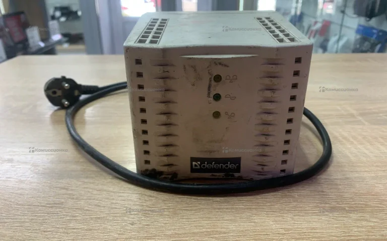 Регулятор напряжения Defender PX 1500