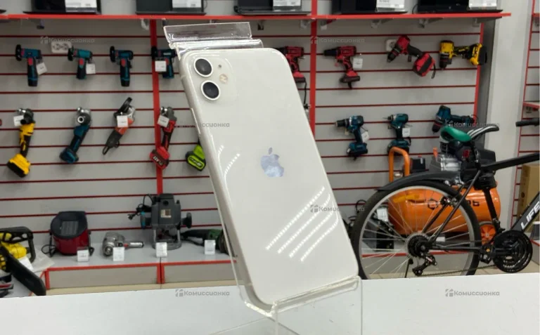 Apple iPhone 11 4/64 ГБ