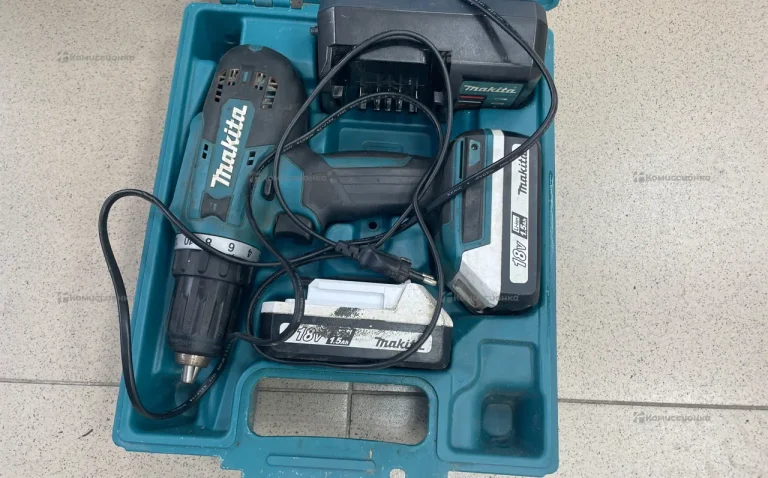 шуруповерт  makita DF488D