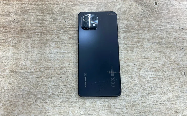 Xiaomi Mi 11 8/128 ГБ