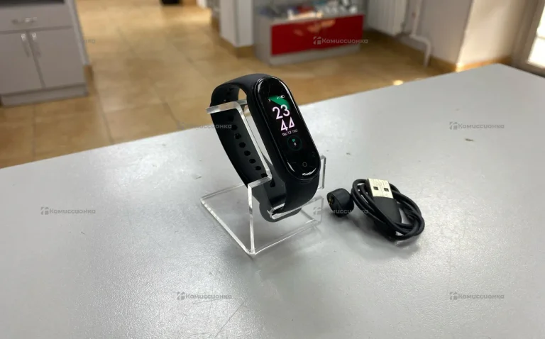 Часы  Xiaomi band 5