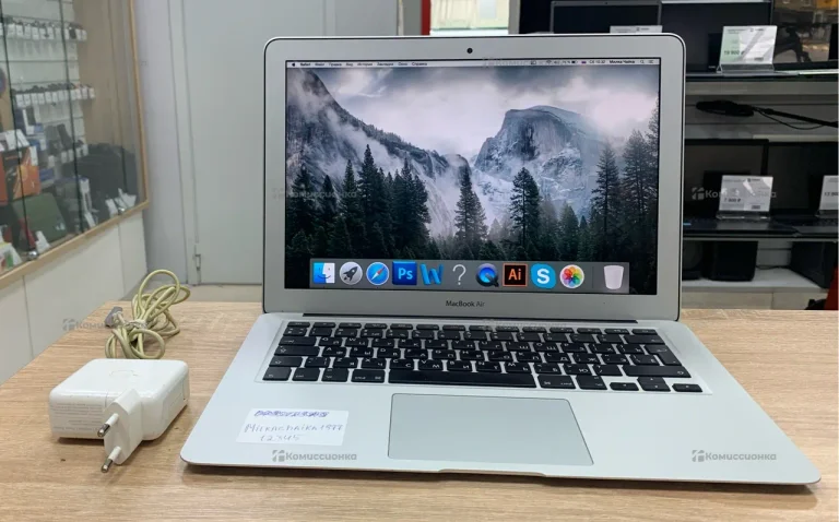 Ноутбук MacBook Air 256Gb 2013 года