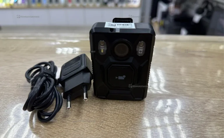 Видеокамера Нагрудная Hikvision DS-MCW401