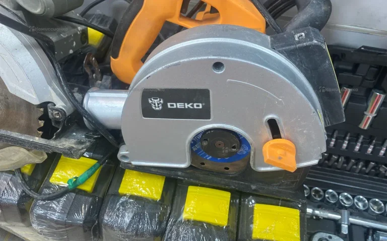 Штроборез DEKO DKWC1800