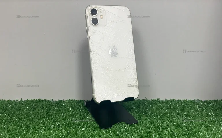 Apple iPhone 11 4/64 ГБ