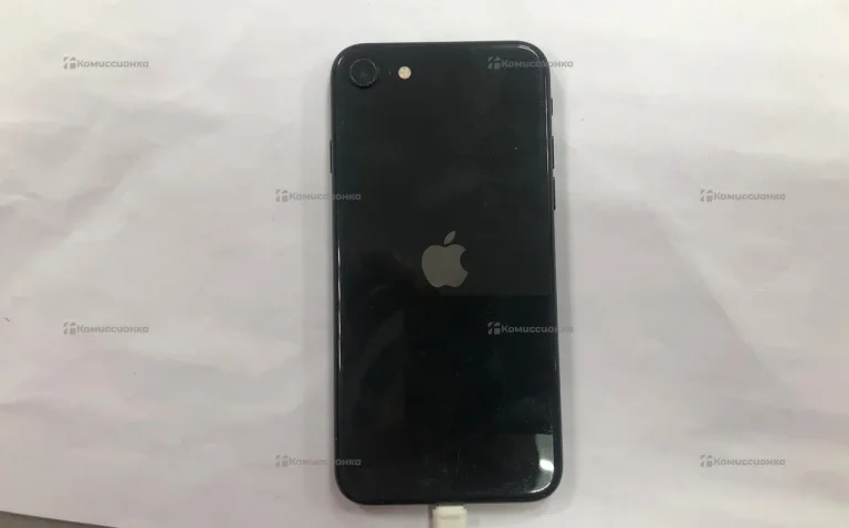 Apple iPhone SE (2020) 3/64 ГБ