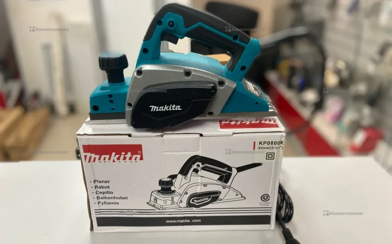 рубанок Makita.