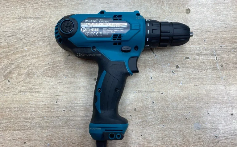 Сетевая дрель-шуруповерт Makita DF0300