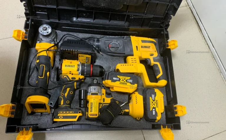 набор инструментов DEWALT 4в1