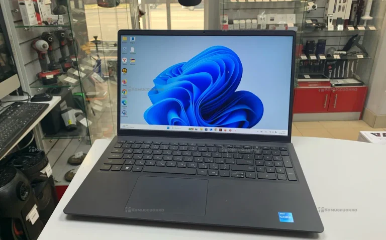 Ноутбук Dell Vostro 3520 i3-1215U