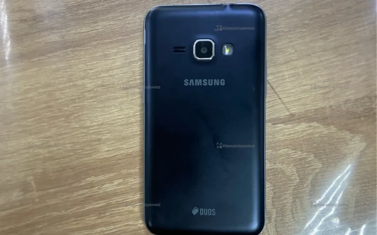 Samsung Galaxy J1 (2016) 1/8 ГБ