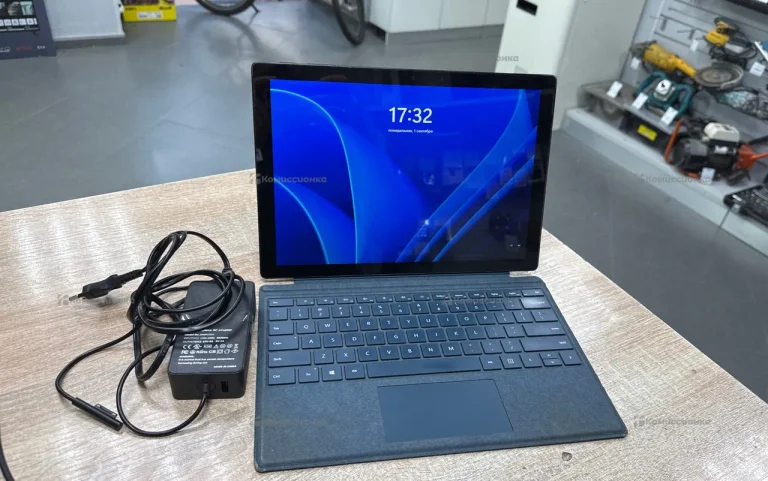 Планшет Microsoft Surface Pro 6