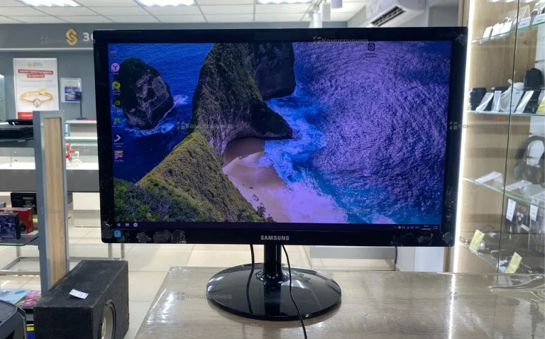 Монитор Samsung LS24C350BL