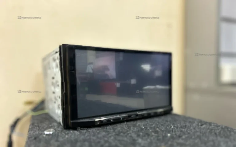 Автомагнитола  kenwood dmx 100
