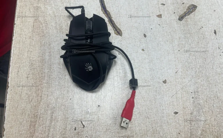 Ultimate Gaming gear v8