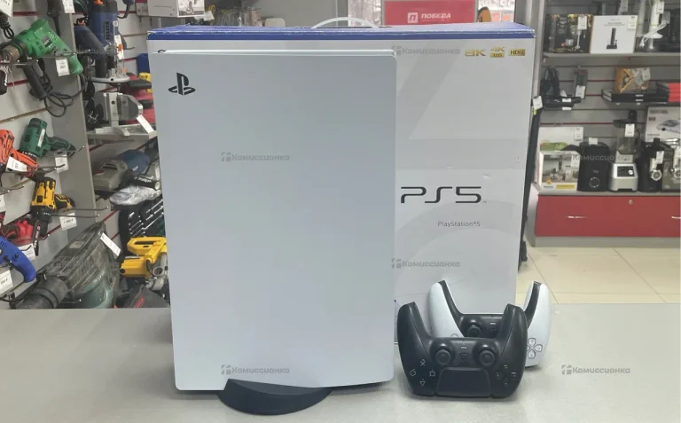 Приставка PS5 с дисководом.