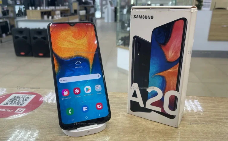 Samsung Galaxy A20 3/32 ГБ