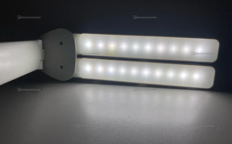 Лампа двойная настольная