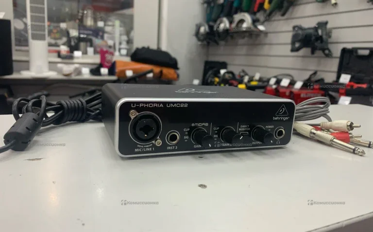 Усилитель  U-PHORIA UMC22