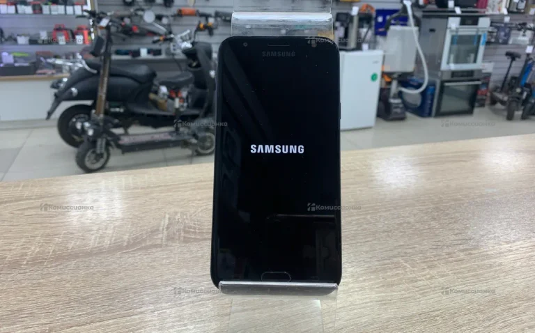 Samsung Galaxy J3 (2017) 2/16 ГБ